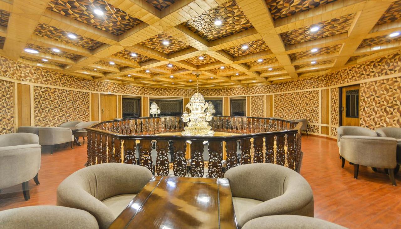 Royal Hillton Pahalgam Hotel Exterior photo